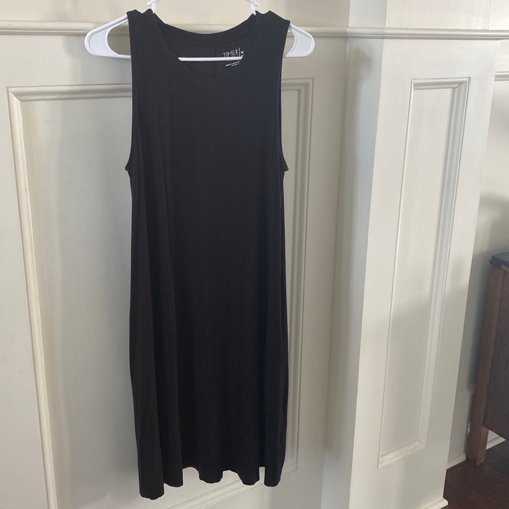 Black Sleeveless Dress
